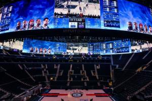 记者：达科电子和多支NBA球队都有合作 这么帮快船会让他们怎么想