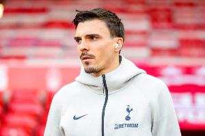 维拉总监：帕利尼亚符合我们的计划，正在谈判但尚未达成协议